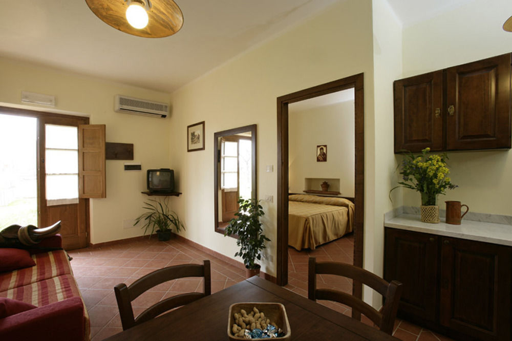 Antico Casale Guest House Sarzana Bagian luar foto